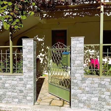 Villa Simotas 4 Four 포로스 외부 사진